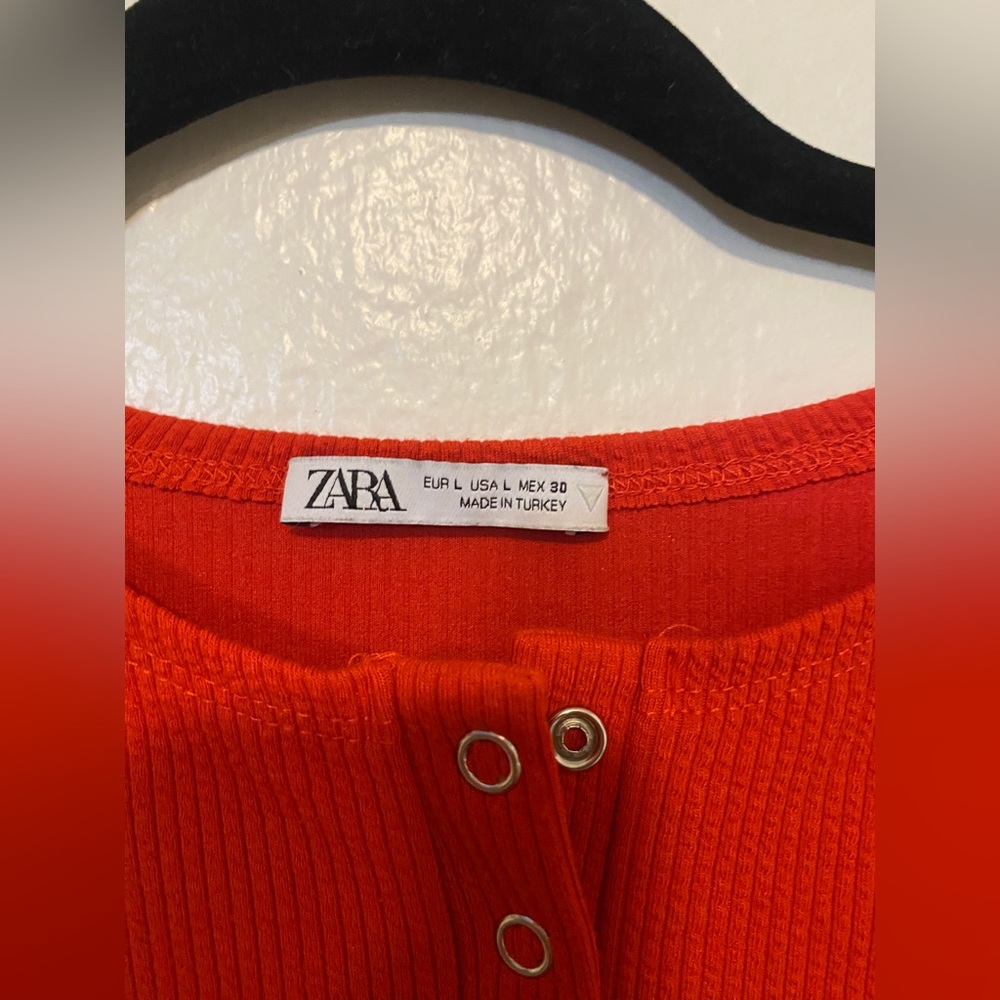 Crop top - Picture 2 of 2